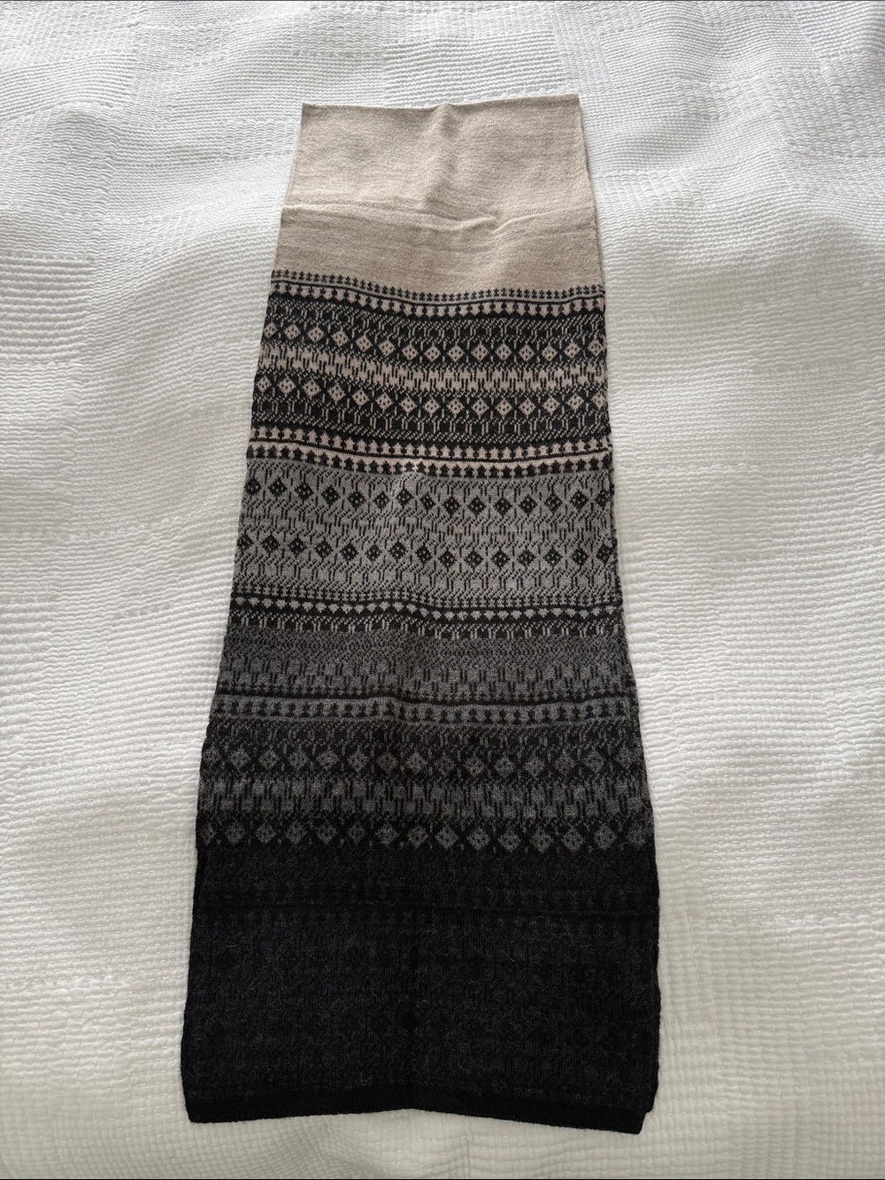 Baby Alpaca - Beige to Black Ombre Knit scarf with Geometric Pattern